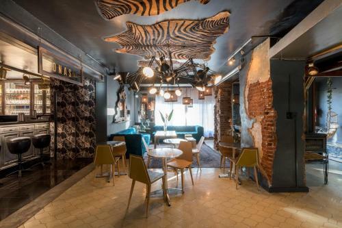 Onas Hostel & Suites