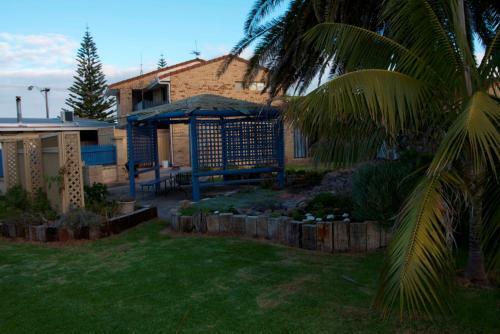 Hotel Esperance Beachfront Resort