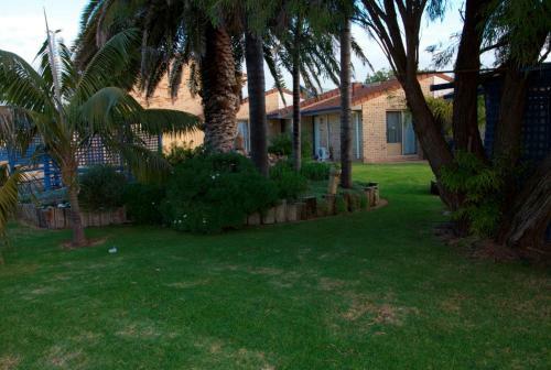 Hotel Esperance Beachfront Resort