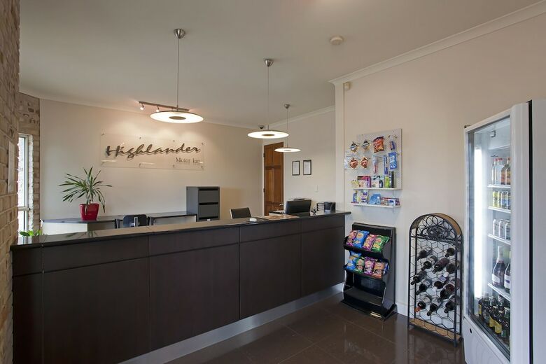Highlander Motor Inn