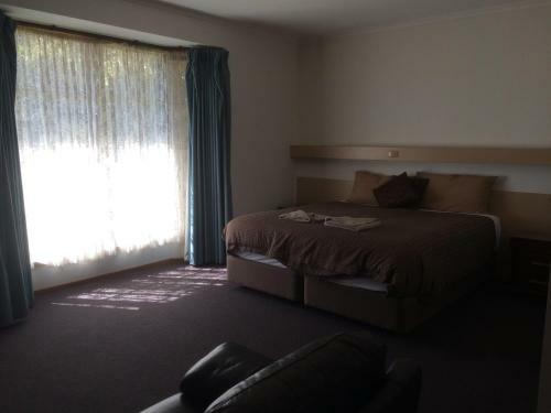 Ambassador Motor Inn