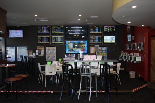 Motel Hotel Beach House Nambour