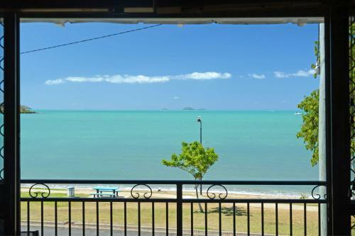 Whitsunday Waterfront Apartments