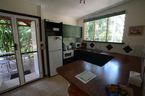 Shambhala Retreat Magnetic Island Cottages