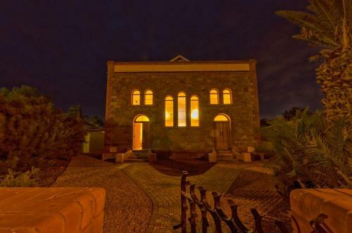 Villa Broken Hill Outback Church Stay