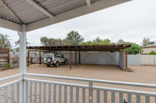 Villa Broken Hill Outback Church Stay