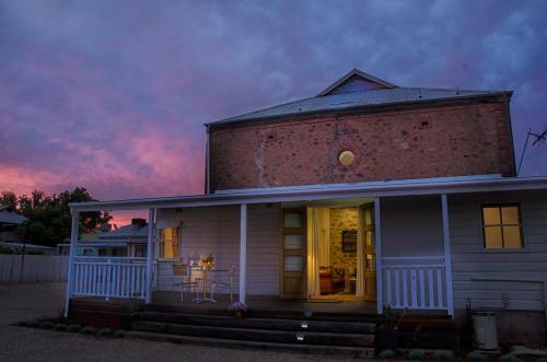 Villa Broken Hill Outback Church Stay