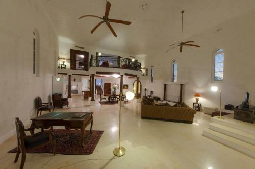 Villa Broken Hill Outback Church Stay