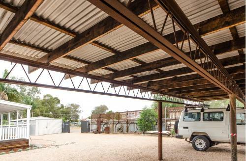 Villa Broken Hill Outback Church Stay
