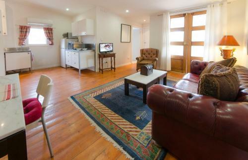 Villa Broken Hill Outback Church Stay