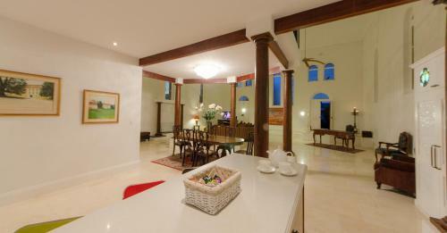 Villa Broken Hill Outback Church Stay