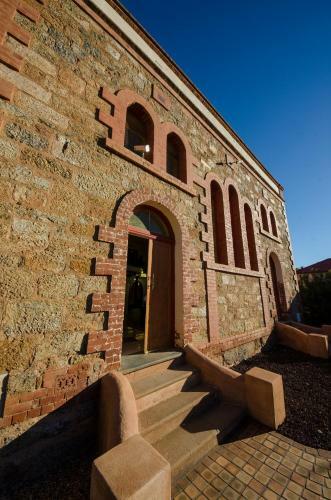 Villa Broken Hill Outback Church Stay