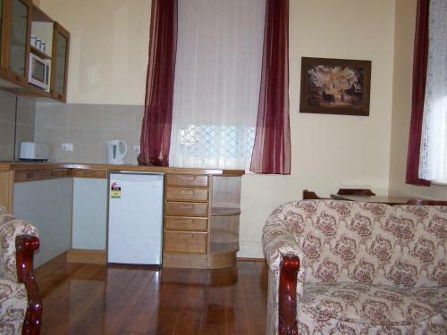Rj's Bed & Breakfast