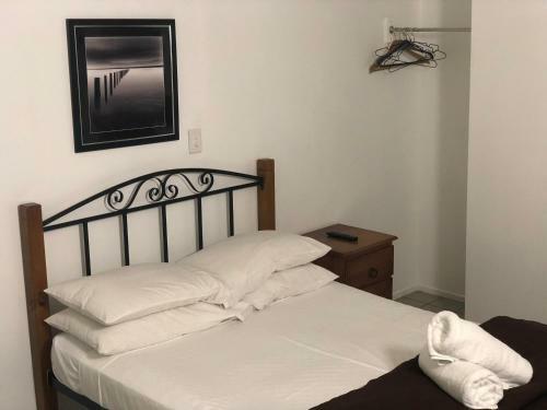 Hotel Airlie Waterfront Accommodation