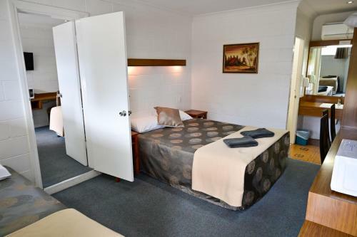 Byer Fountain Motor Inn
