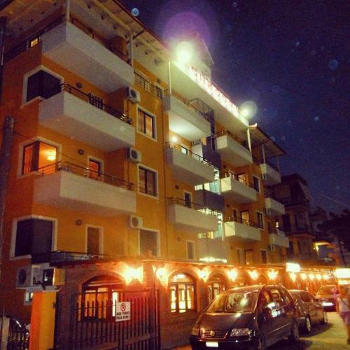 Aldom Apartments