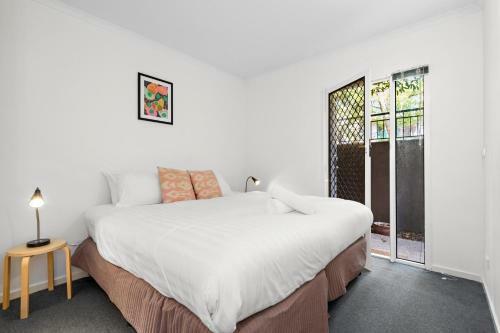 Dawn - Beyond A Room Private Apartments