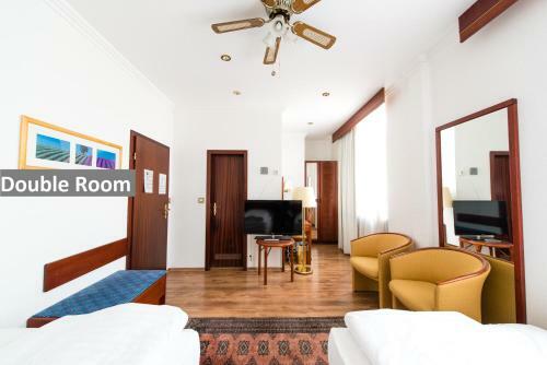 Hotel Ravel International
