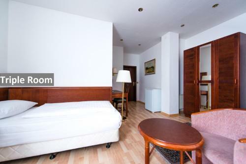Hotel Ravel International