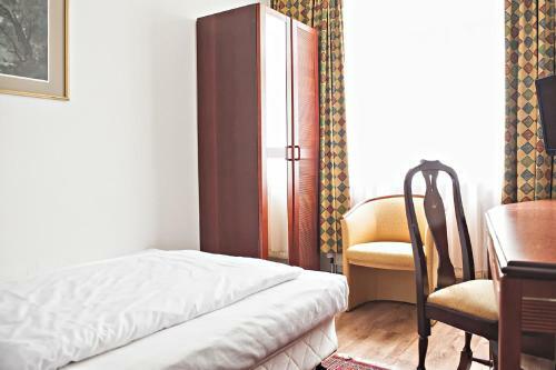 Hotel Ravel International