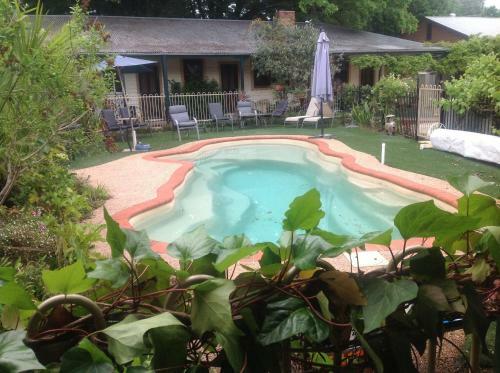 Posada Coach House Inn