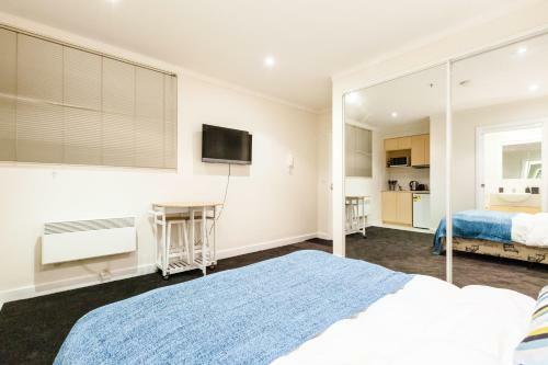Molly - Beyond A Room Private Apartments
