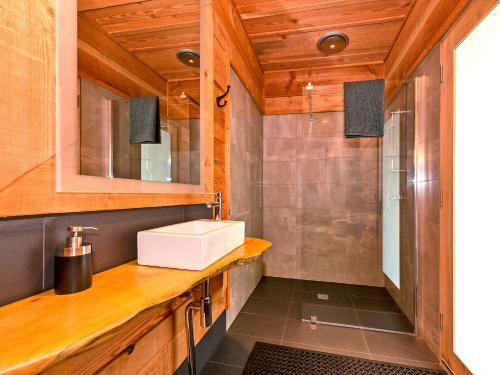 Bruny Lodge