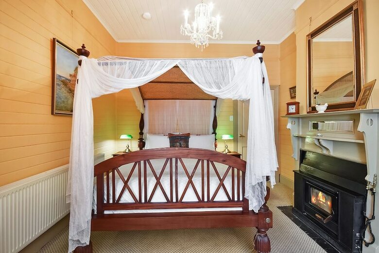 Bed & Breakfast Lurline House