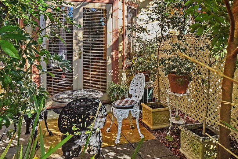 Bed & Breakfast Lurline House