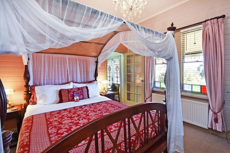 Bed & Breakfast Lurline House