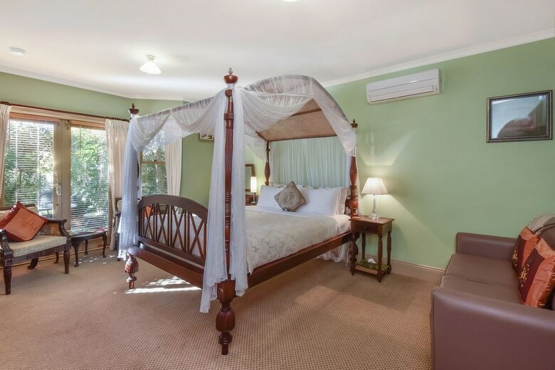 Bed & Breakfast Lurline House