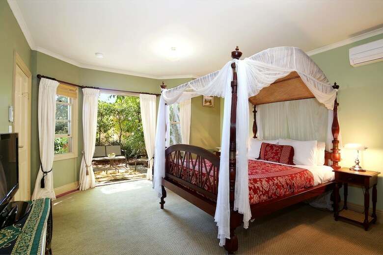 Bed & Breakfast Lurline House