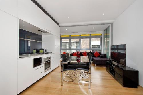 R11s 2br Darlinghurst - Uptown Apartments