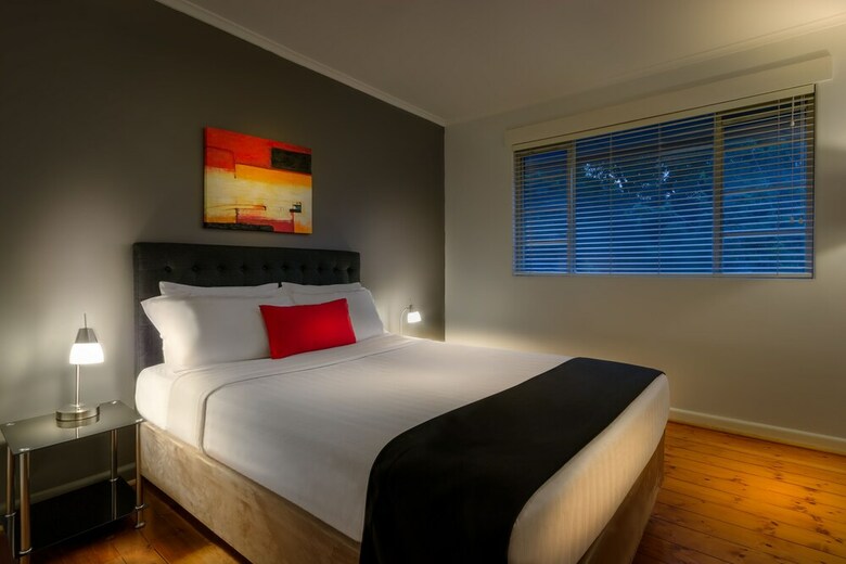 Crest On Barkly Serviced Apartments