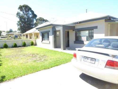 16 Crouch Street North