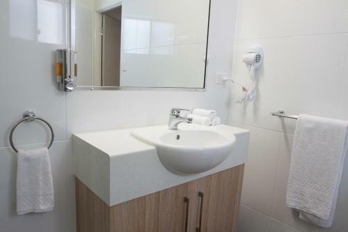 Abode37 Motel Emerald