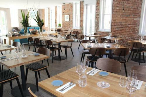 The Crown & Anchor Hotel