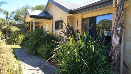 Aparthotel Phillip Island Surf And Circuit Accommodation
