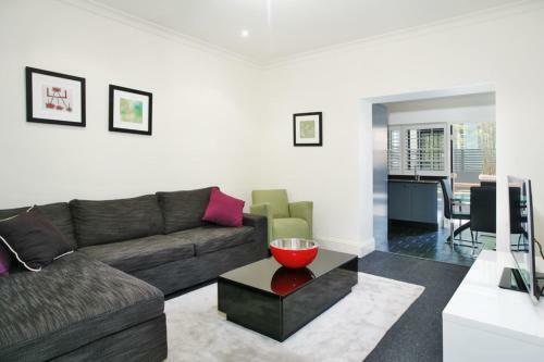 Stn2s 2br Potts Point - Uptown Apartments