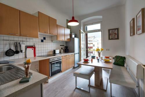 S14 - Rooms & Apartments