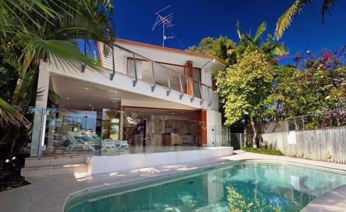 14 Ravenwood Drive