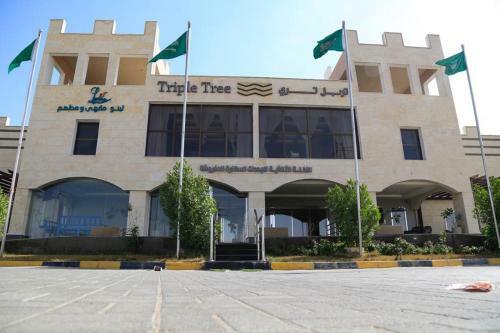 Hotel Bluesands Triple Tree
