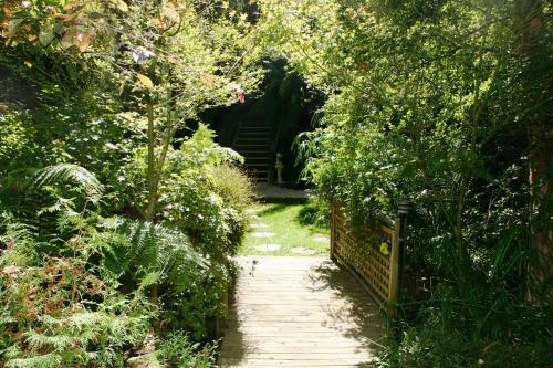 Aldgate Lodge Bed & Breakfast