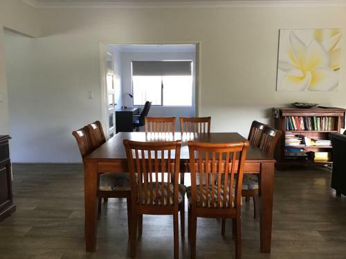 Beachwood House - Broadwater