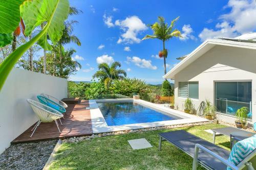 Hilltop Rainforest Retreat