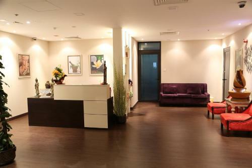 Belle Tower Apartments