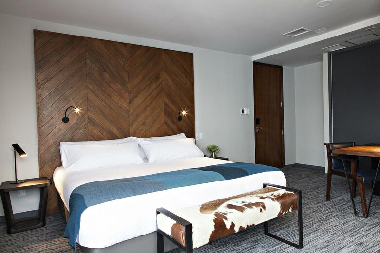 Atix Hotel