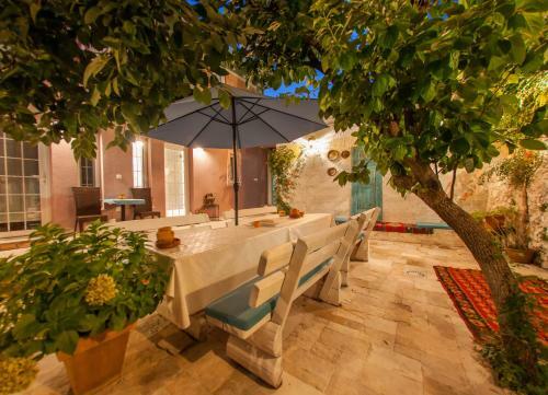 Hostal Villa Mike