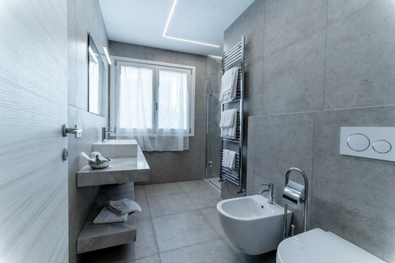 Hotel Lago Bin