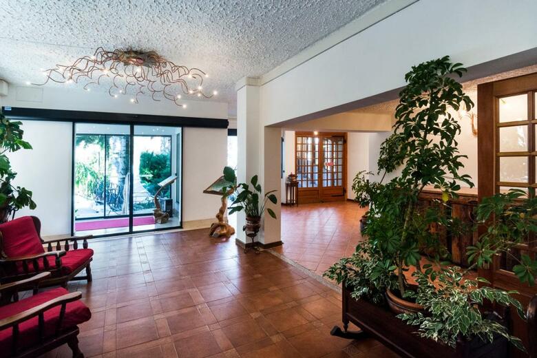 Hotel Lago Bin
